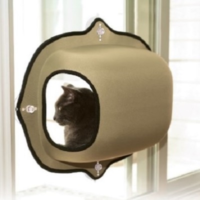 Cama de ventana color beige